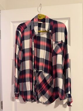 beachlunchlounge Navy, Coral & White Plaid Button-Up Shirt